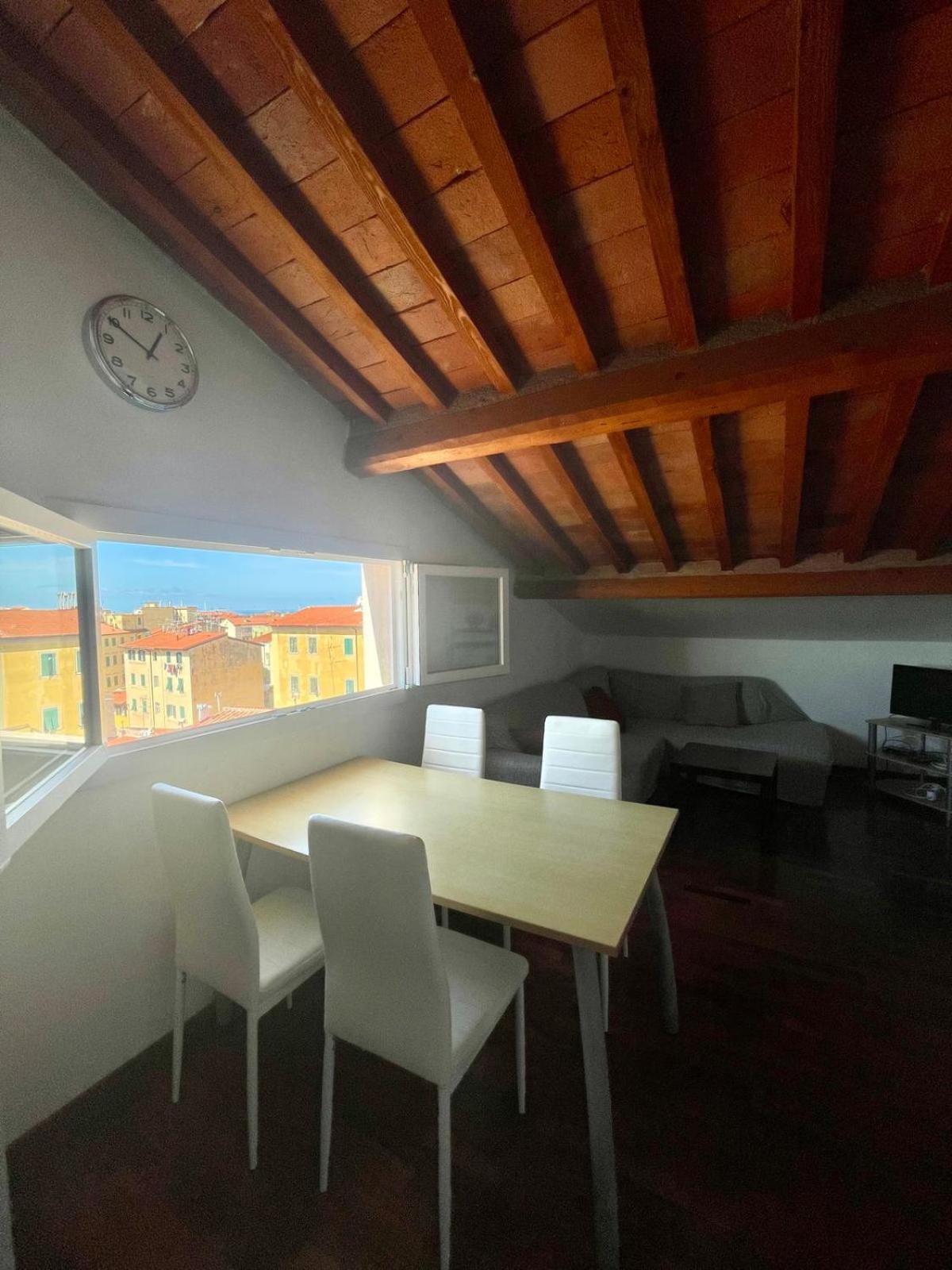 Apartmán La Finestra Sul Porto Livorno Exteriér fotografie